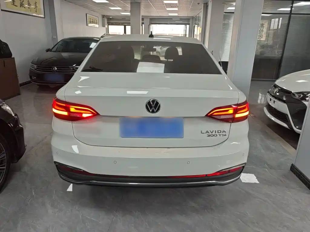 Volkswagen Lavida — миниатюра 6