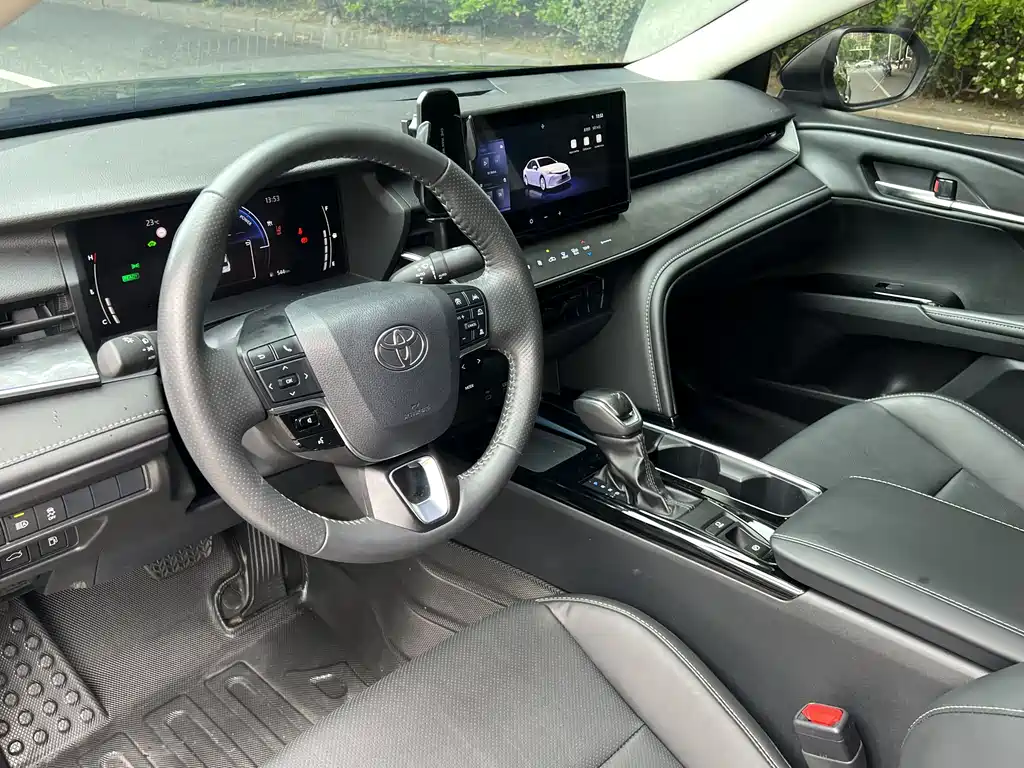 Toyota Camry 2024 2.0HGVP Luxury