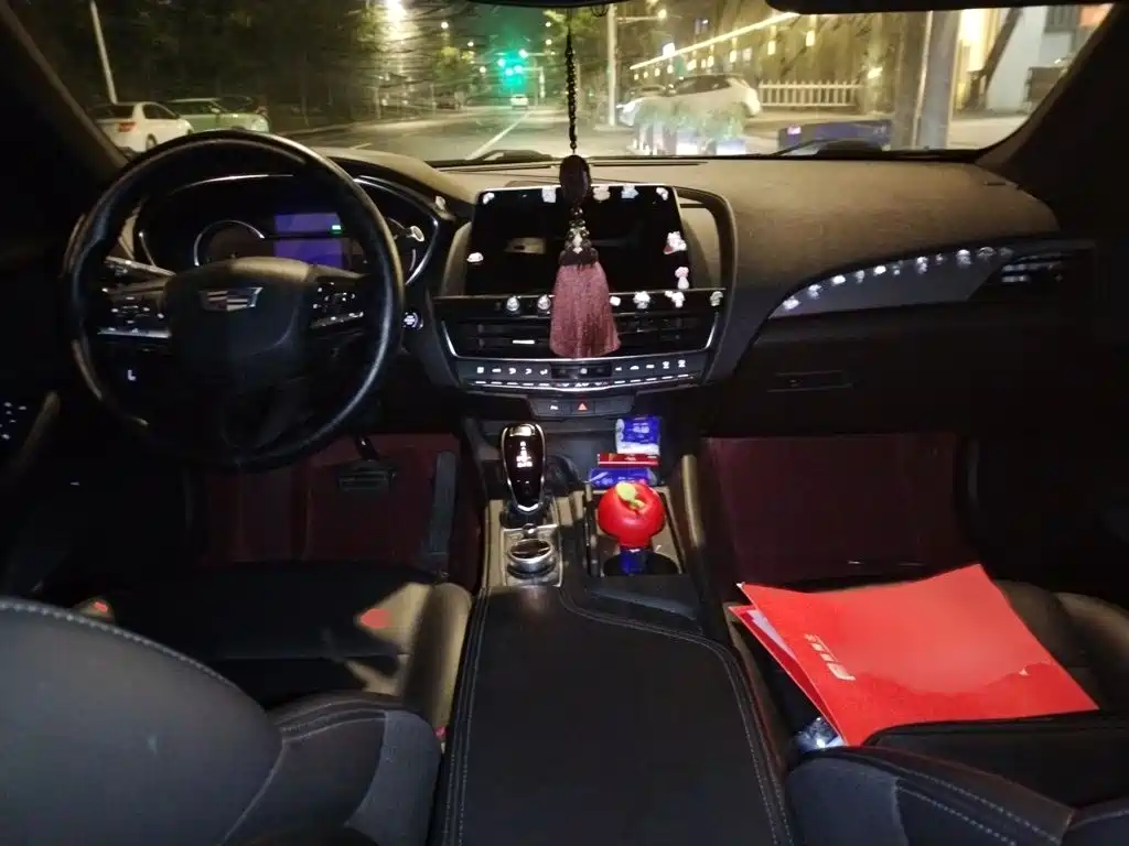 Cadillac CT5 — миниатюра 13