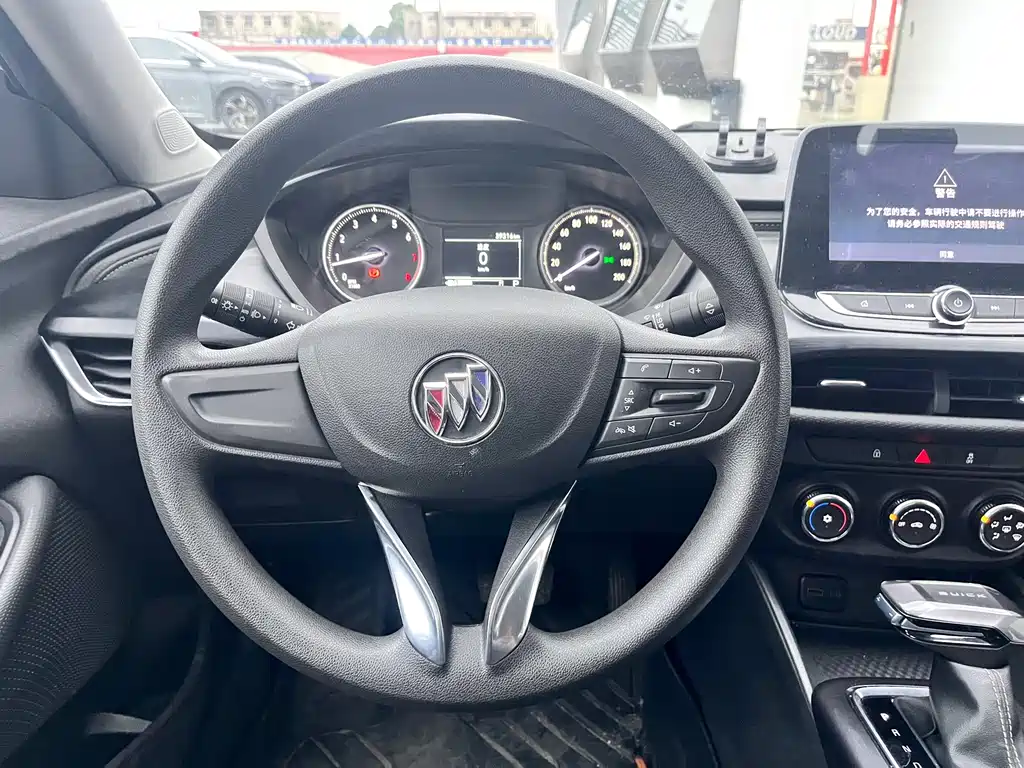 Buick Verano — миниатюра 5