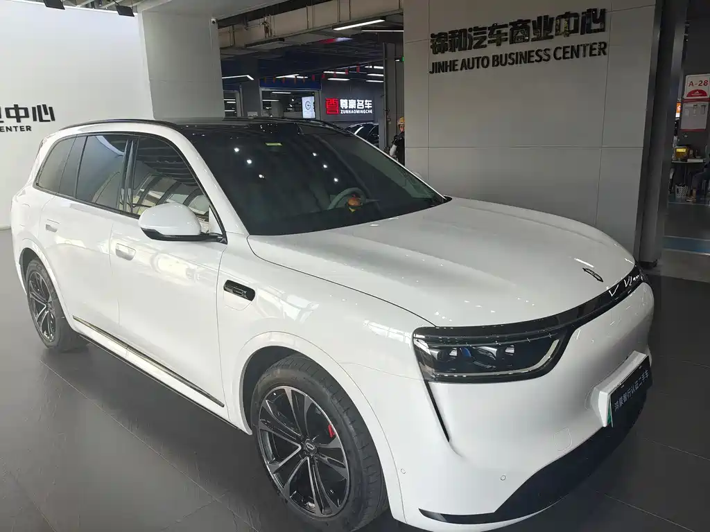 Aito M8 2025 Max+ 53.4kWh 5 мест (192 ）