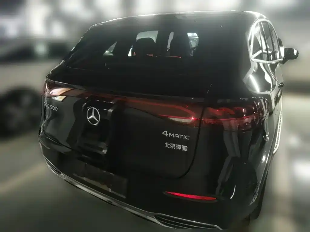 Mercedes-Benz EQE SUV — миниатюра 8