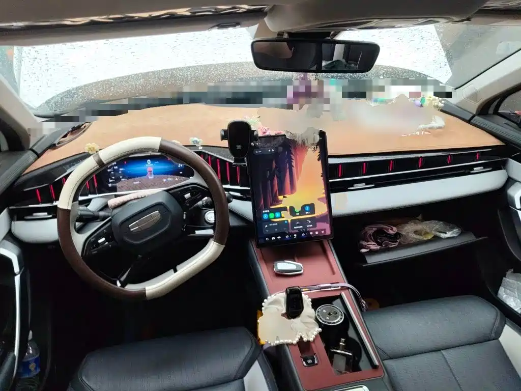 Geely Boyue L — миниатюра 5