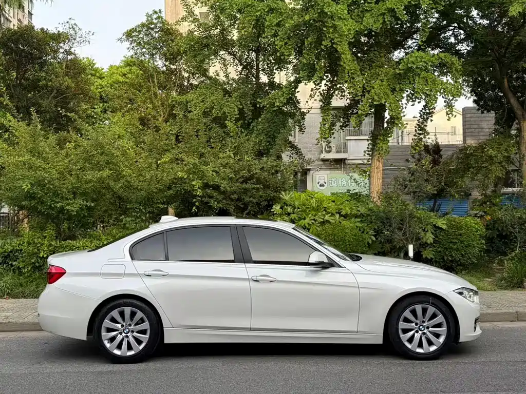 BMW 3 Series — миниатюра 7