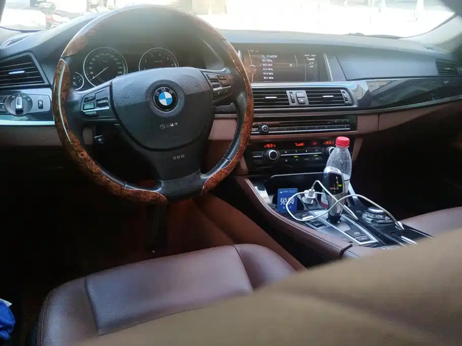 BMW 5 Series — миниатюра 12