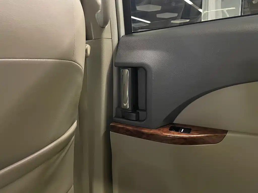 BYD M6 — миниатюра 40