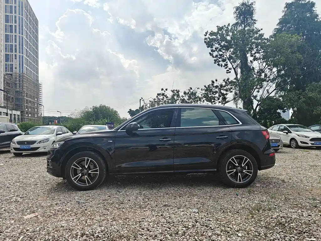 Audi Q5L — миниатюра 5