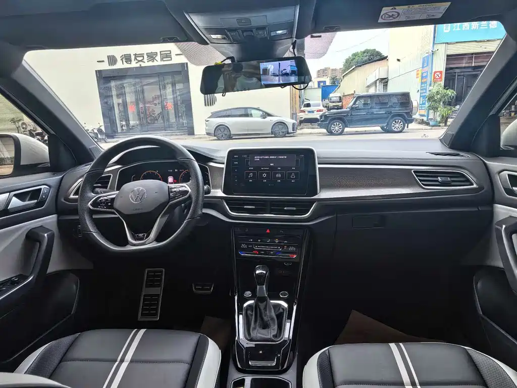 Volkswagen T-Roc — миниатюра 7