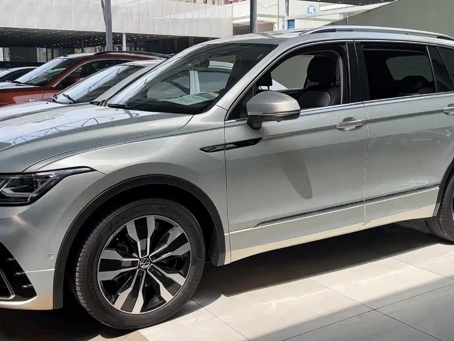 Volkswagen Tiguan L 2023