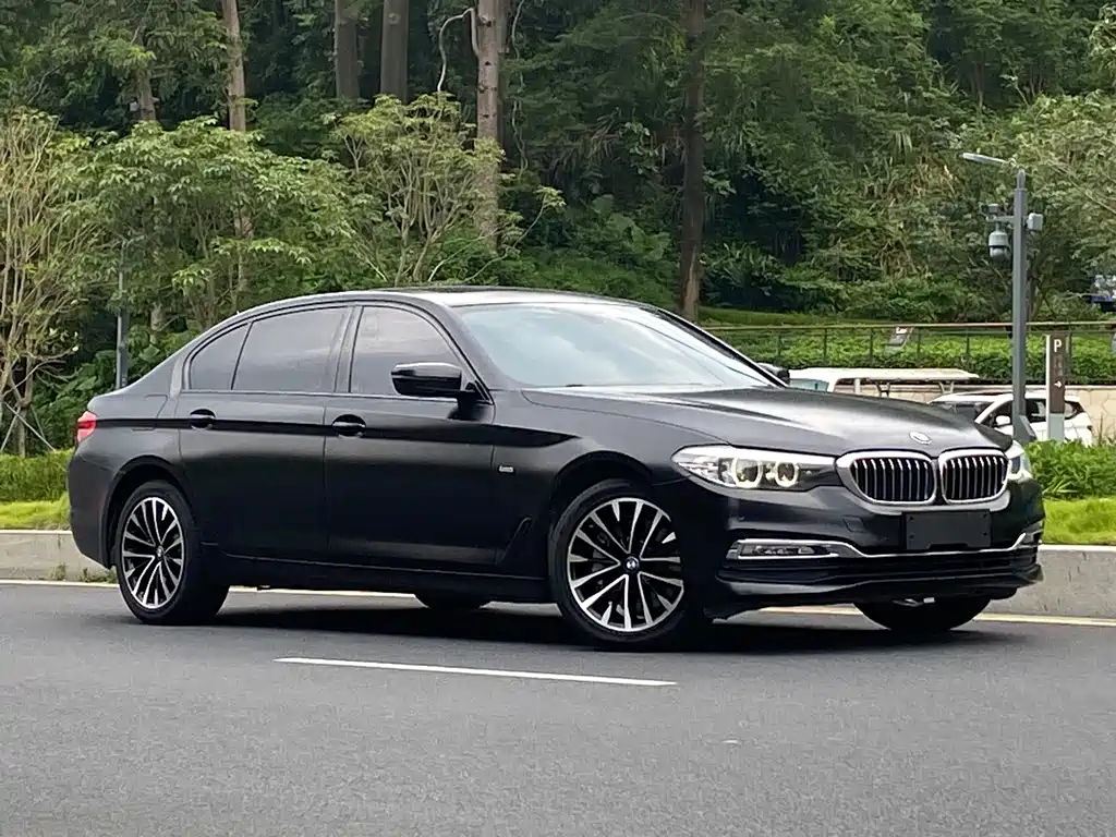 BMW 5 Series — миниатюра 3