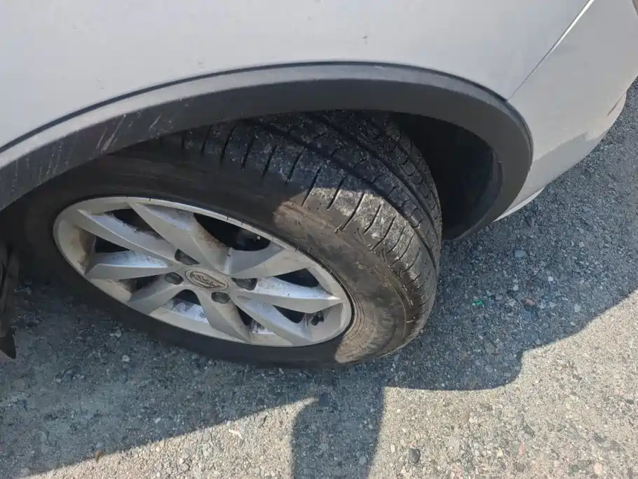 Baojun 310W — миниатюра 6