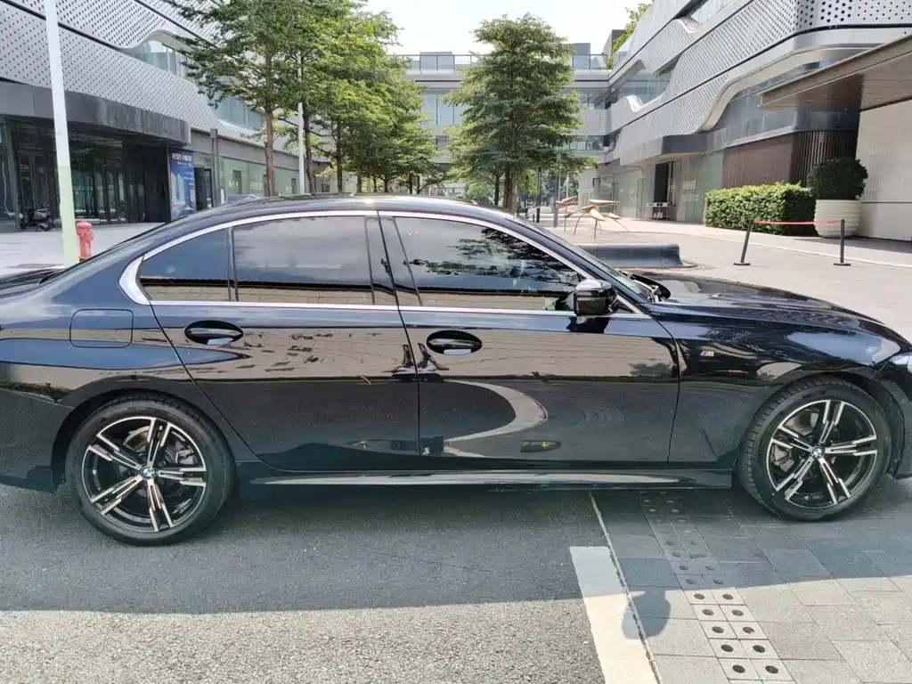 BMW 3 Series — миниатюра 4
