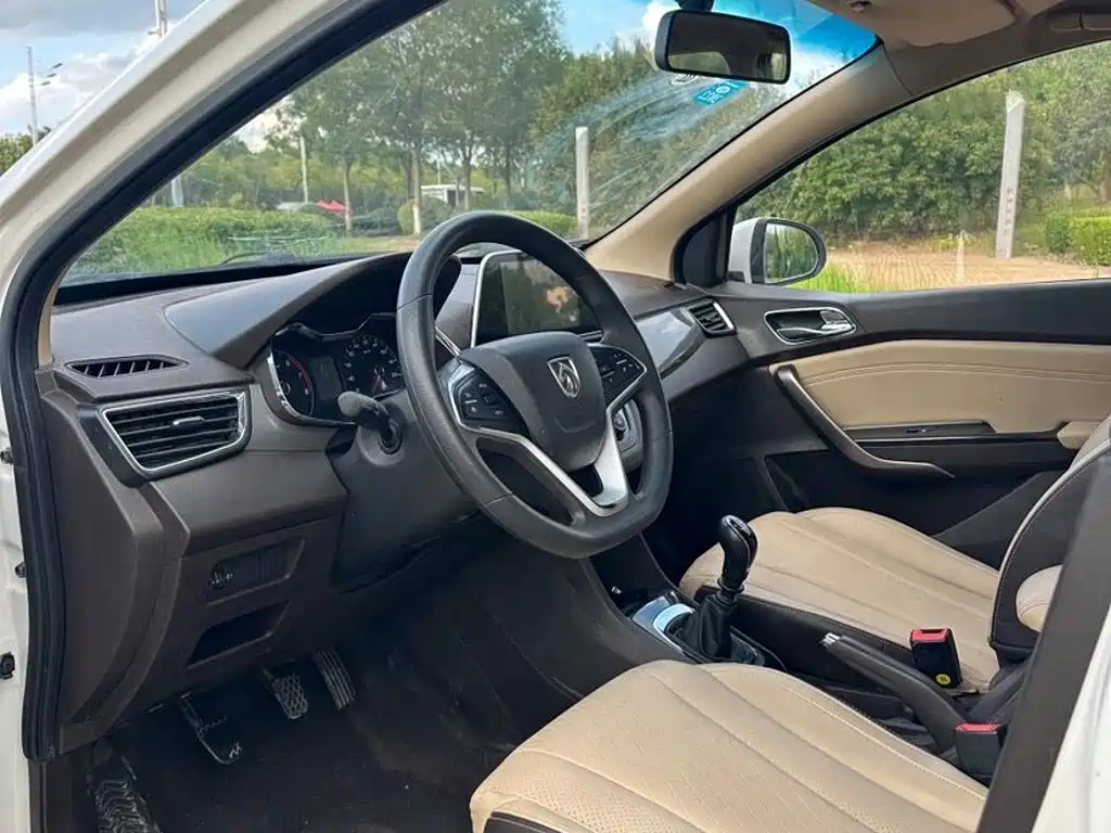 Baojun 310W — миниатюра 8