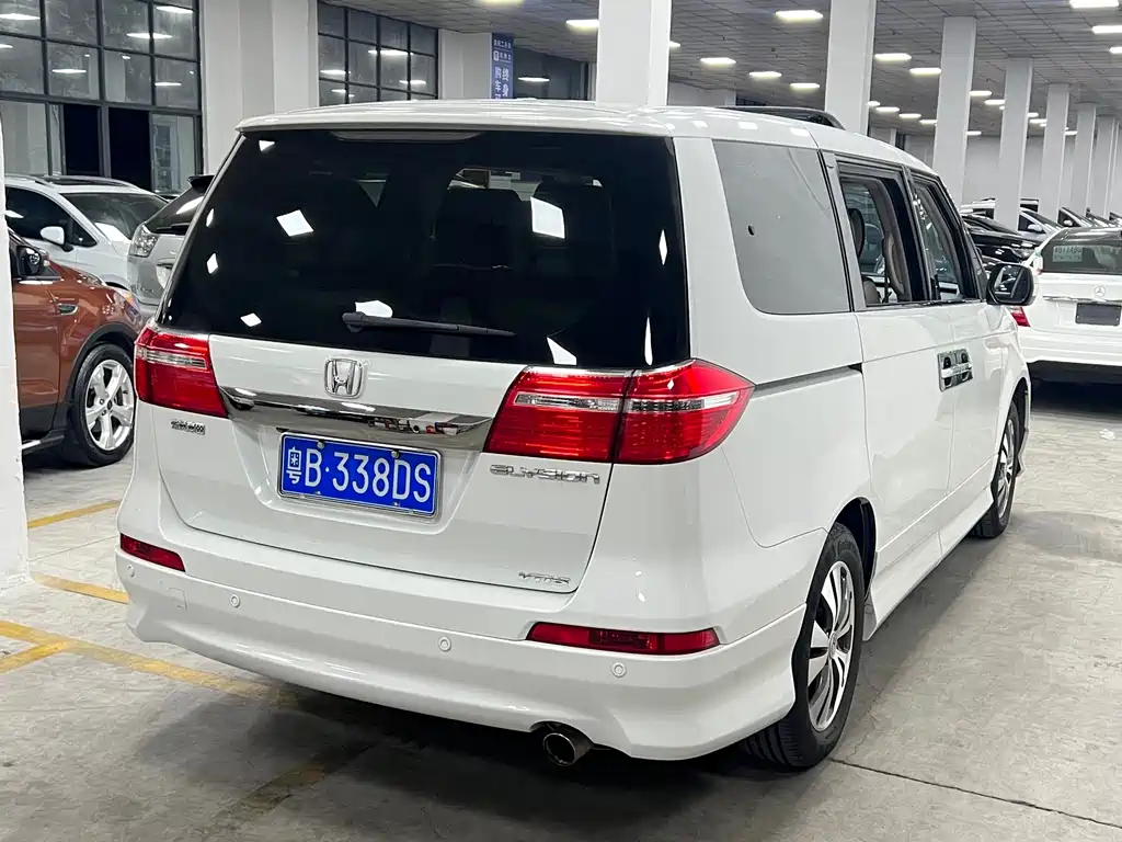 Honda Elysion — миниатюра 6