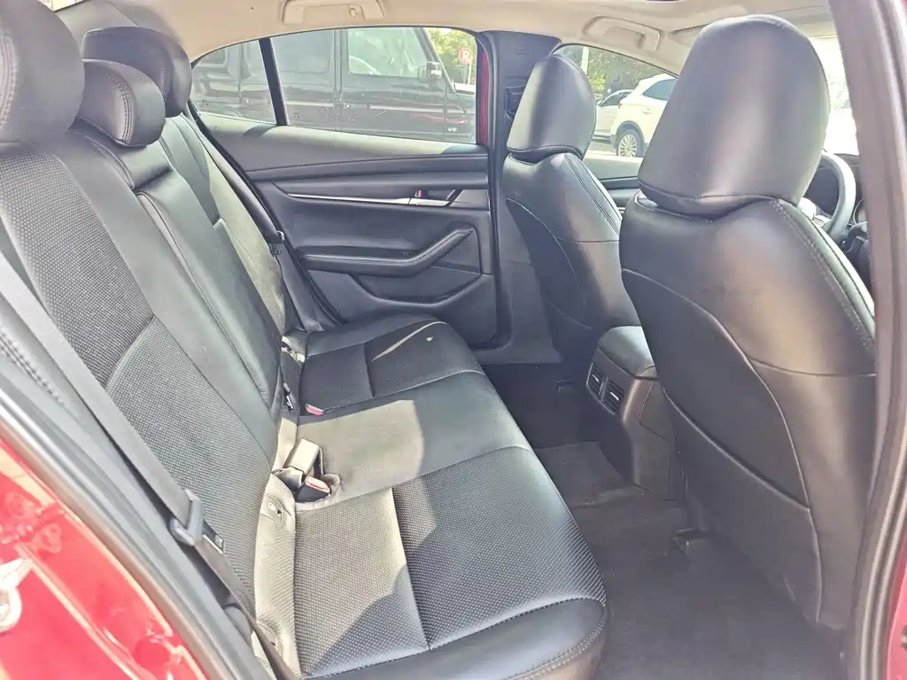 Mazda 3 Axela — миниатюра 10