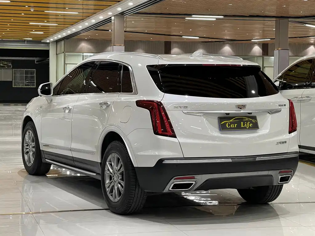 CADILLAC XT5