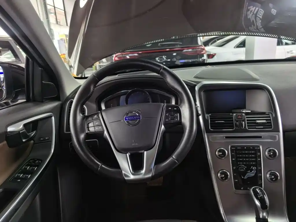 Volvo XC60 — миниатюра 11