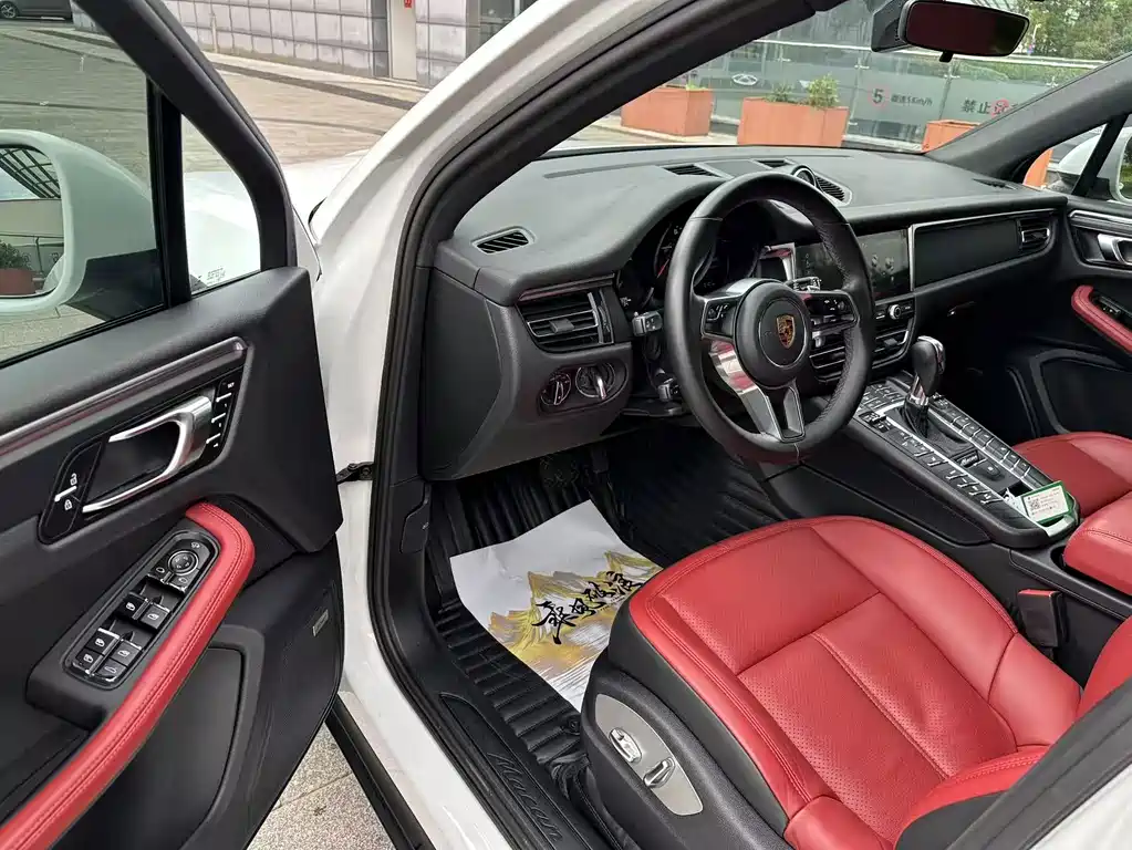 Porsche Macan — миниатюра 4