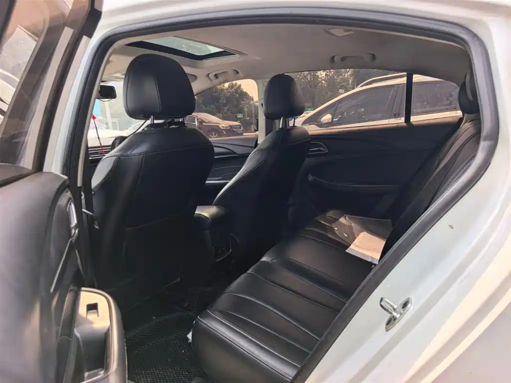 Roewe i5 2019 1.5L MT 4G