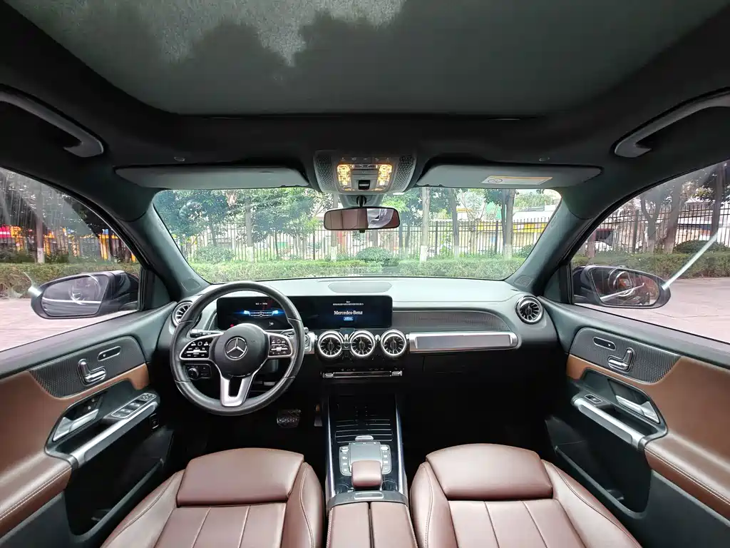 Mercedes-Benz GLB — миниатюра 9