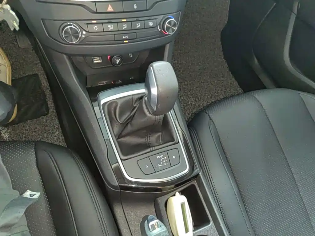 Peugeot 408 — миниатюра 14