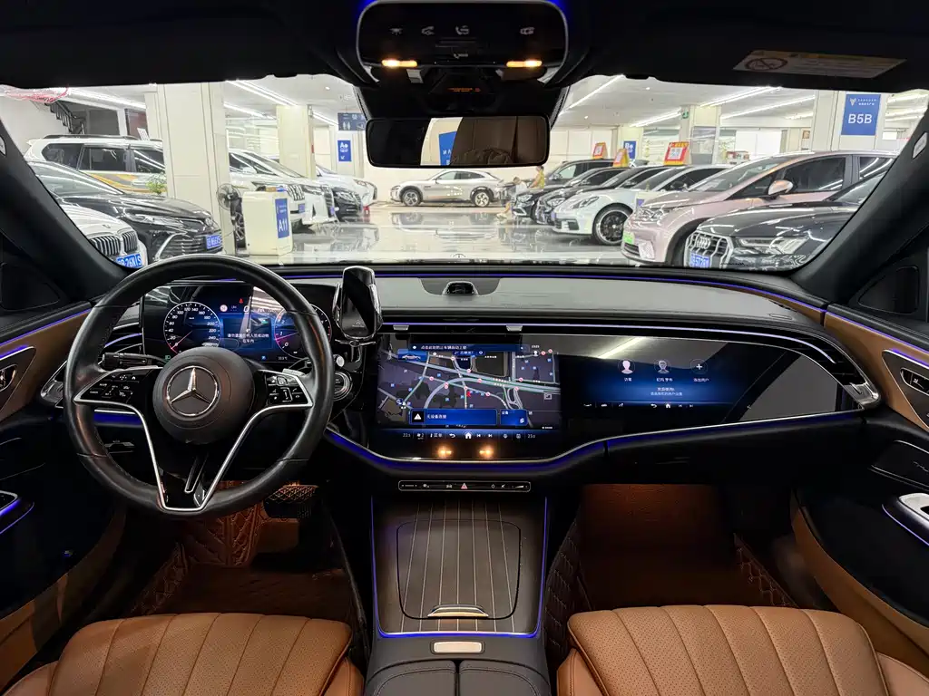 Mercedes-Benz E-Class — миниатюра 6