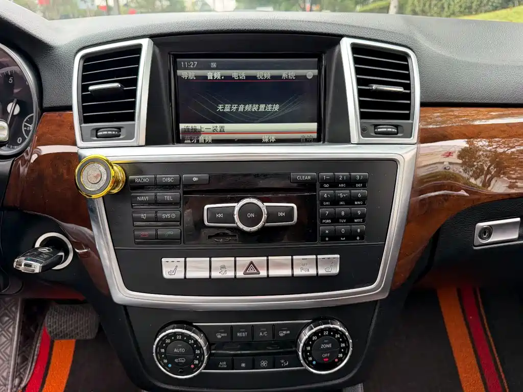 Mercedes-Benz M-Class — миниатюра 9