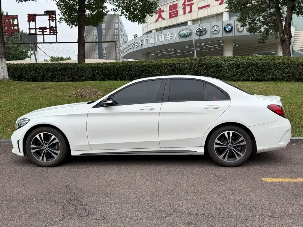 Mercedes-Benz C-Class — миниатюра 3