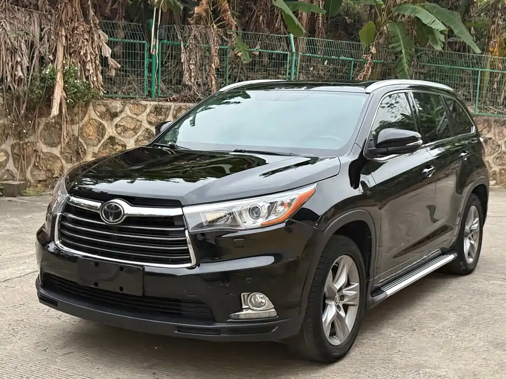 TOYOTA HIGHLANDER