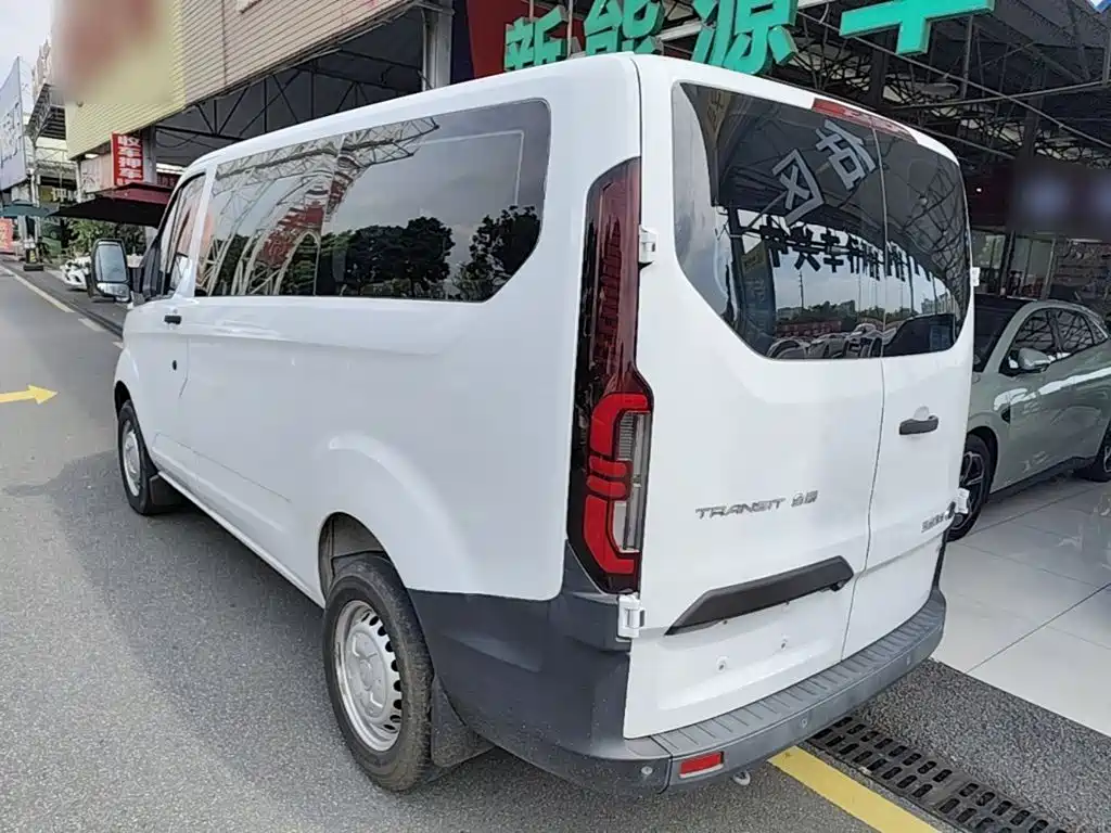 Ford Transit — миниатюра 5