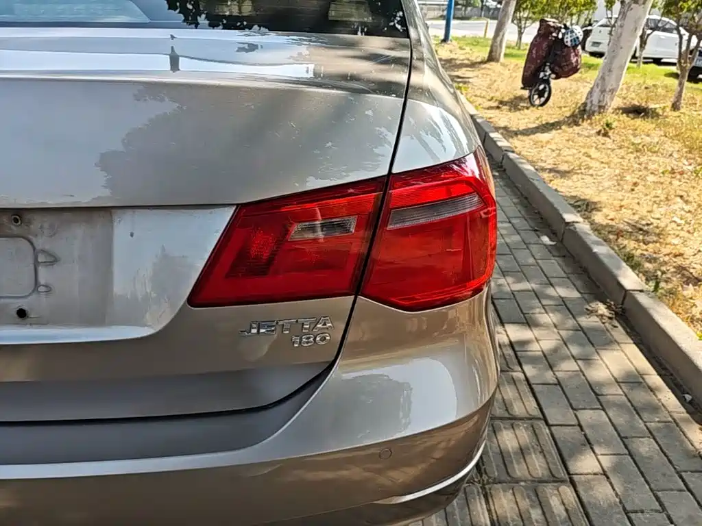 Volkswagen Jetta — миниатюра 8