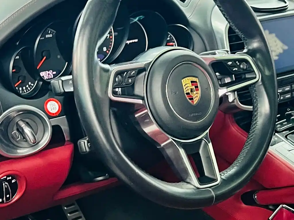 Porsche Cayenne — миниатюра 17