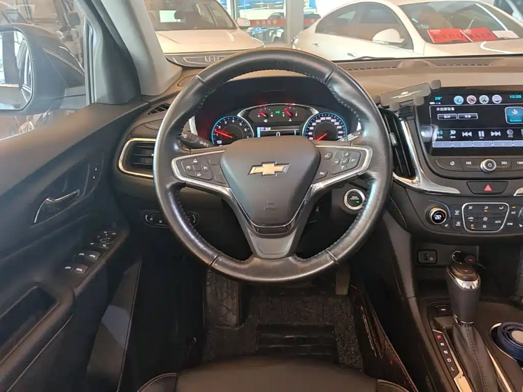 Chevrolet Equinox — миниатюра 11