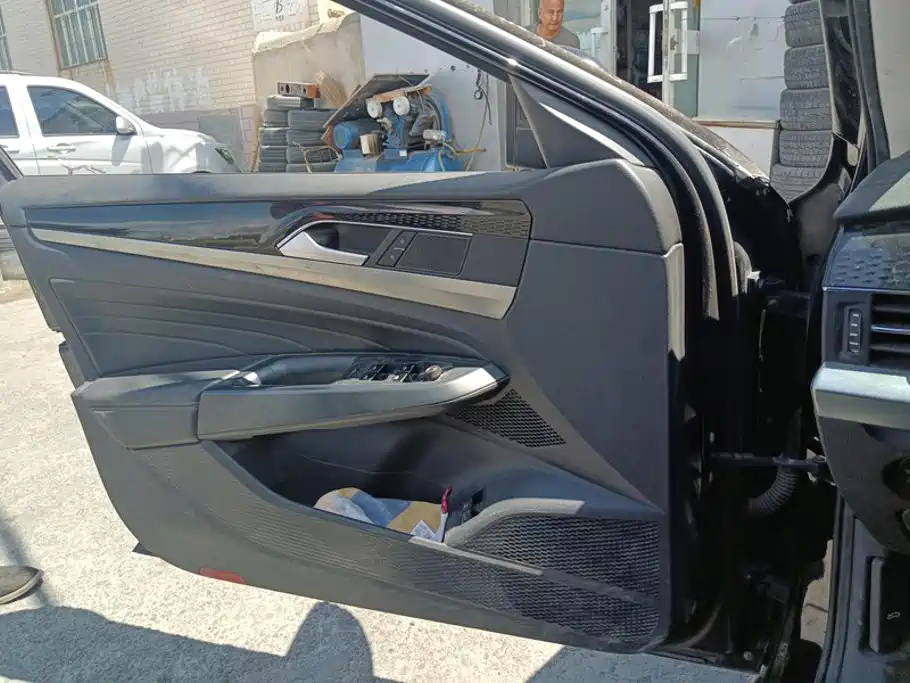 Volkswagen 帕萨特插电混动 — миниатюра 7