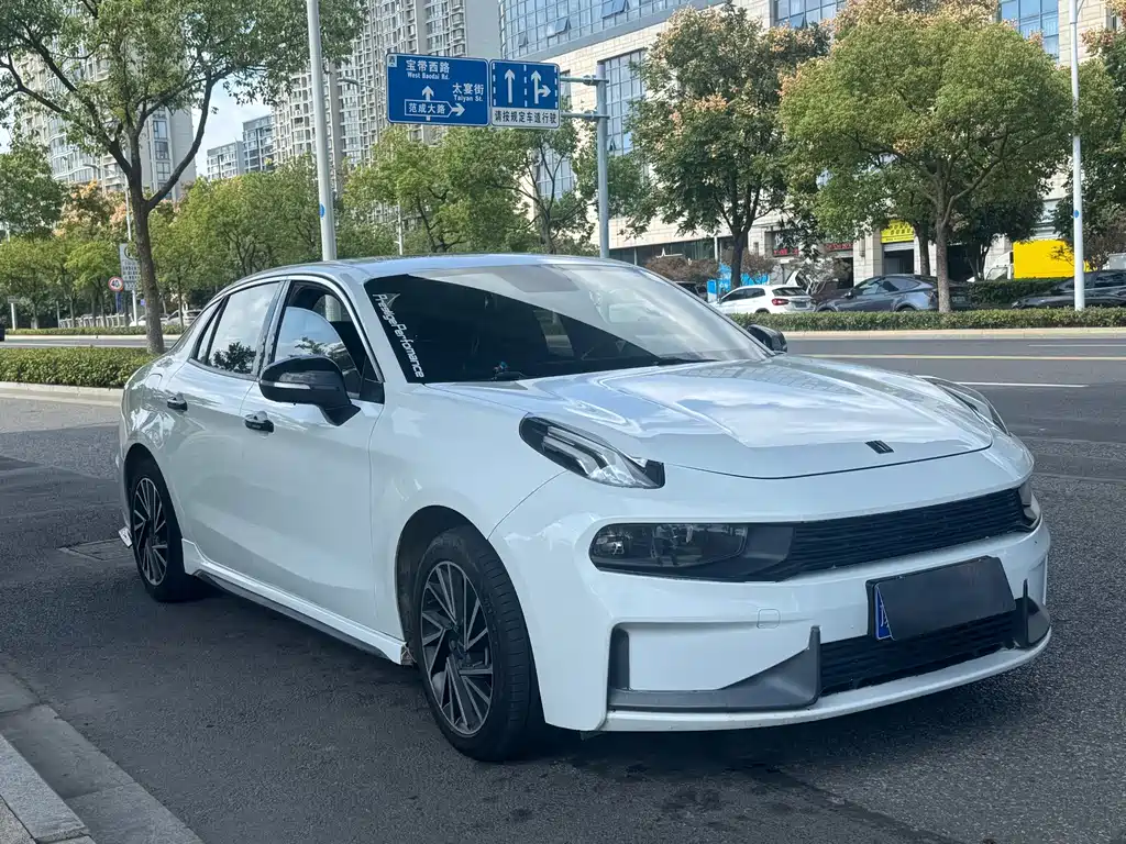 Lynk & Co 03 — миниатюра 3