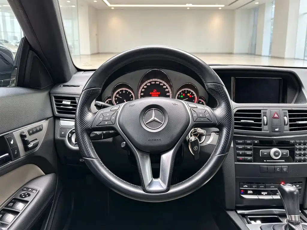 Mercedes-Benz E-Class (Import) — миниатюра 13