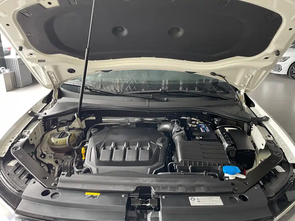 Volkswagen Tiguan L — миниатюра 33