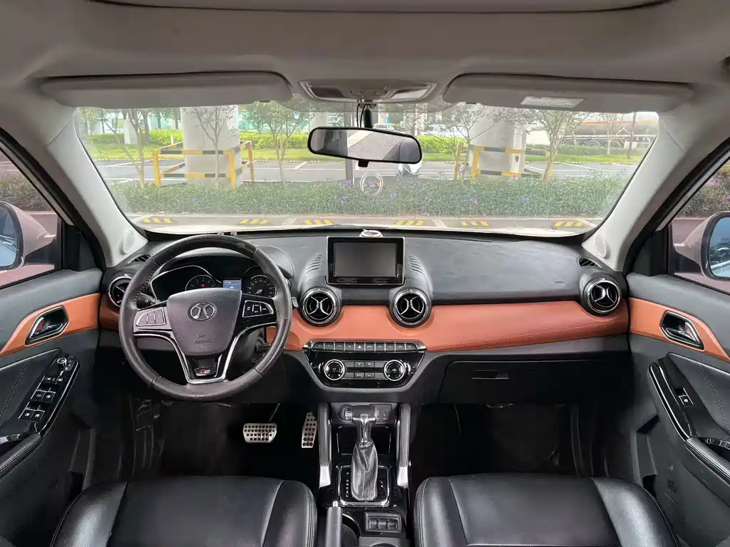 BAIC Senova X35 — миниатюра 8