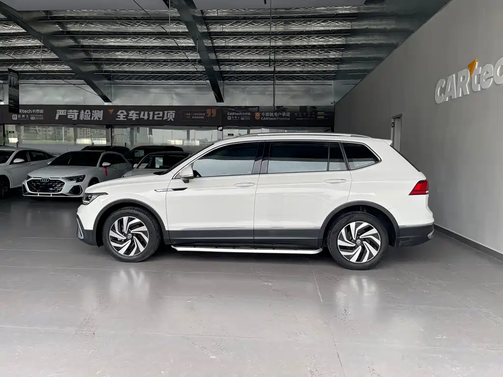 Volkswagen Tiguan L — миниатюра 8