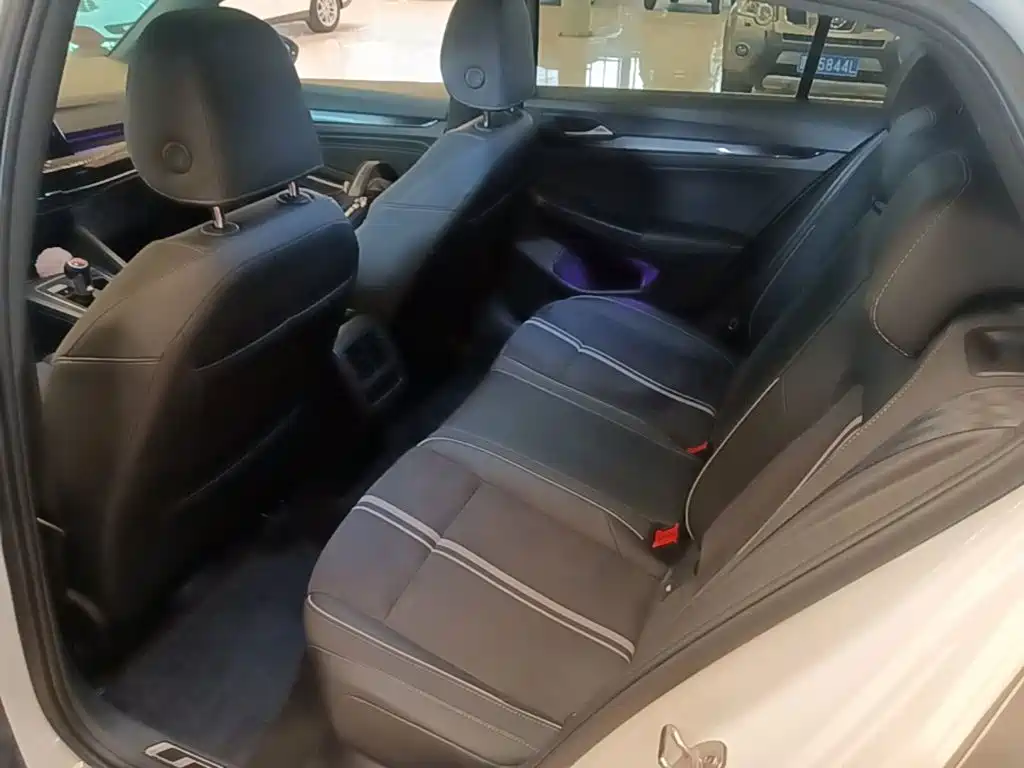 Volkswagen Golf — миниатюра 17