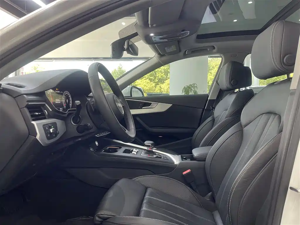 Audi A4L 2020 40 TFSI Luxury