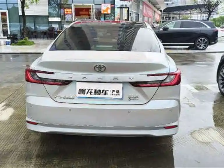 Toyota Camry — миниатюра 8