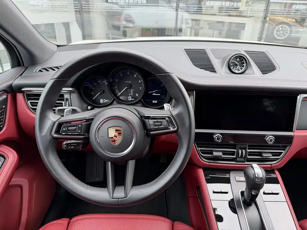 Porsche Macan — миниатюра 15