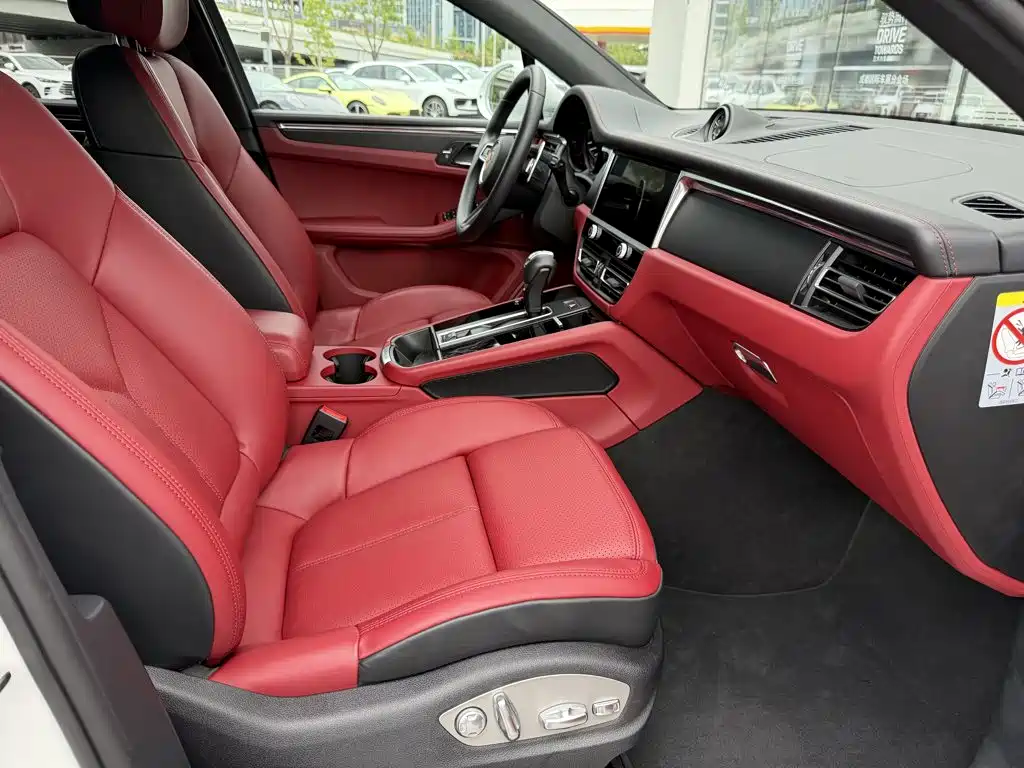 Porsche Macan — миниатюра 16