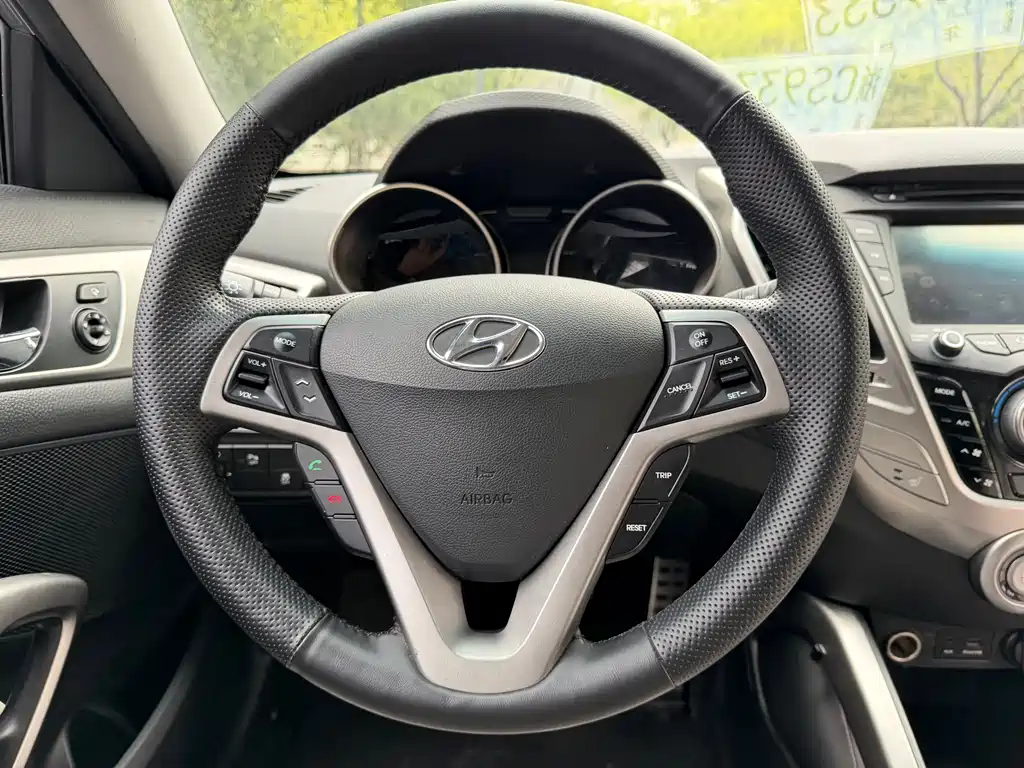 Hyundai Veloster — миниатюра 11