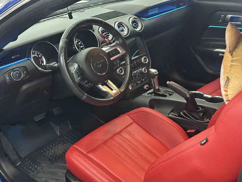 Ford Mustang — миниатюра 7