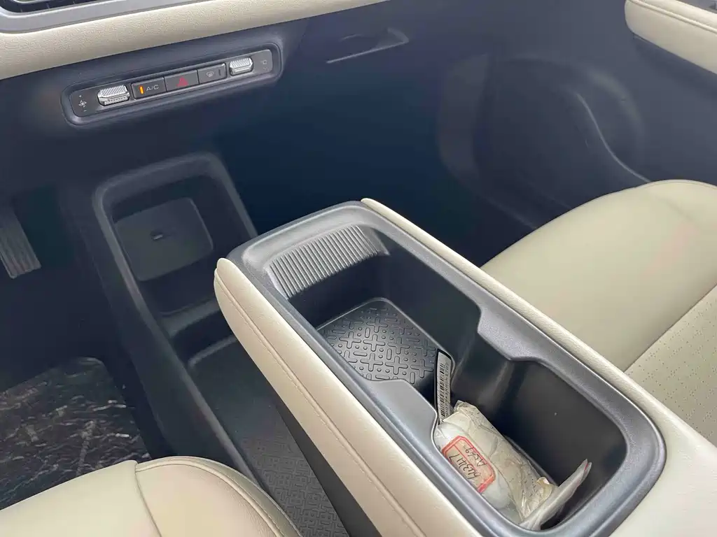 Wuling BinguoPLUS PLUS 2024 510km Flagship мест