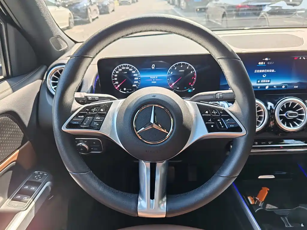 Mercedes-Benz GLB — миниатюра 6