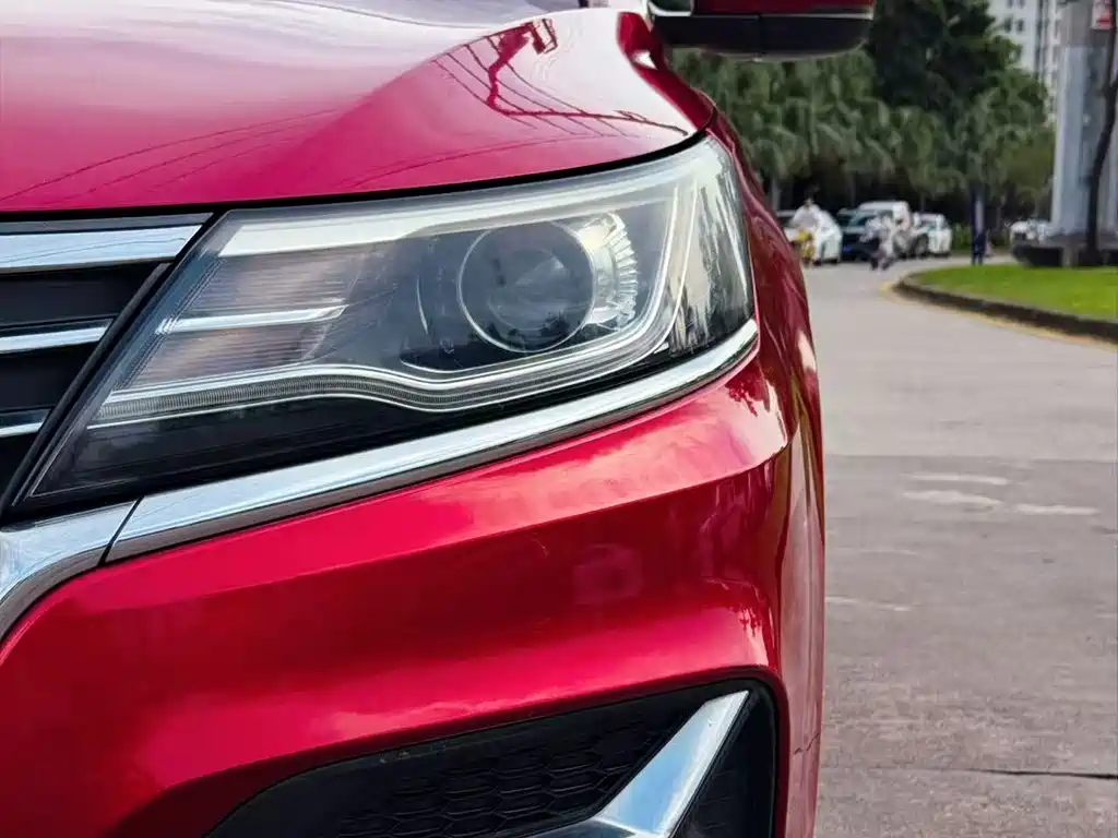 Roewe i6 New Energy — миниатюра 4