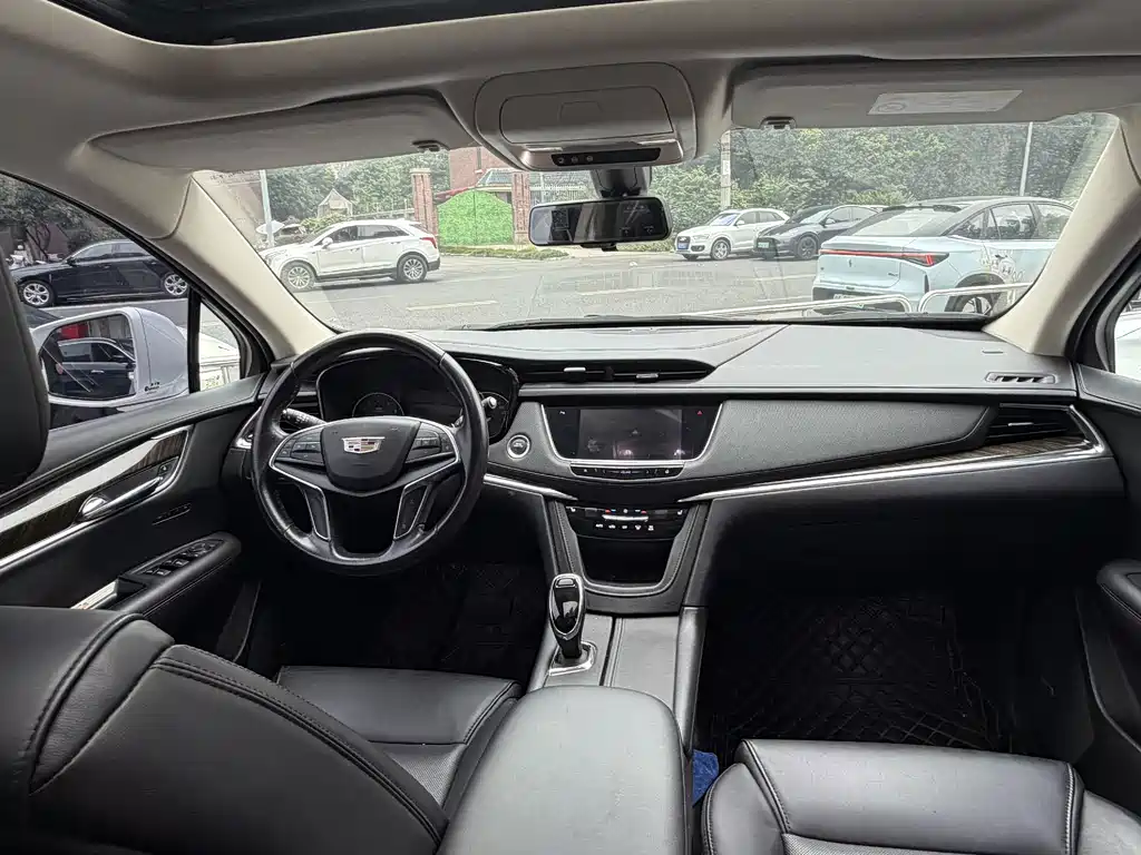 Cadillac XT5 — миниатюра 6